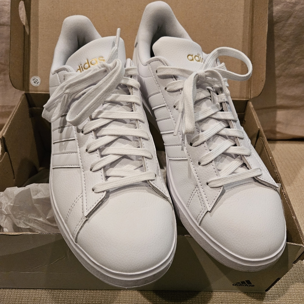 Adidas Tennis Shoes